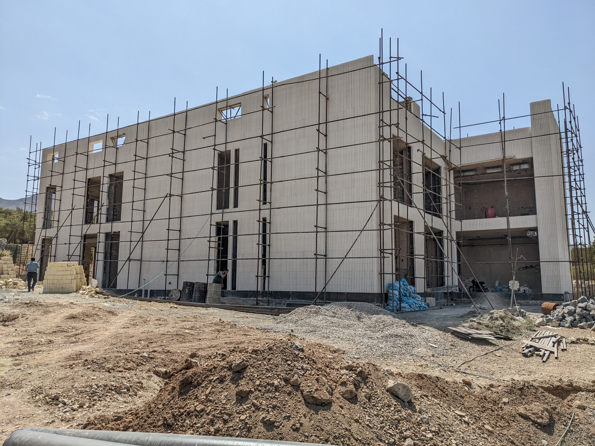 احداث درمانگاه خیریه ملک التجار